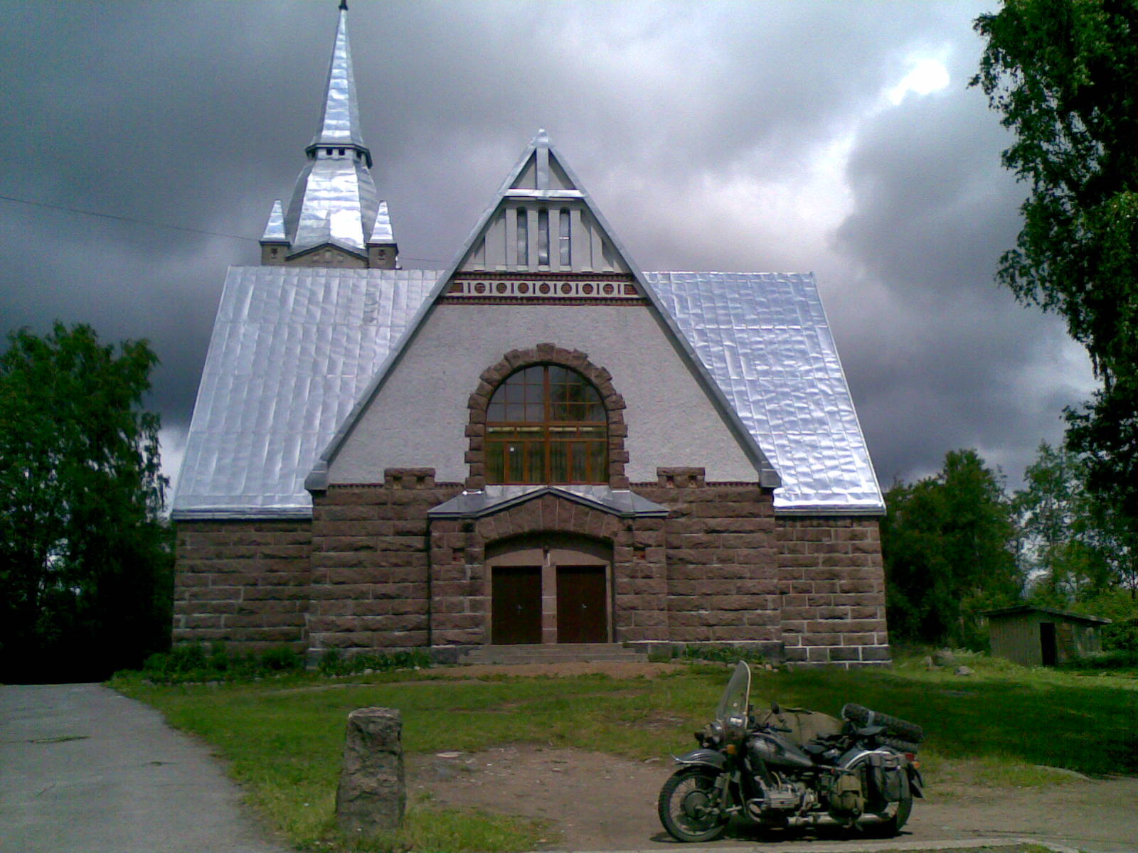 Mikä kirkko on kyseessä...