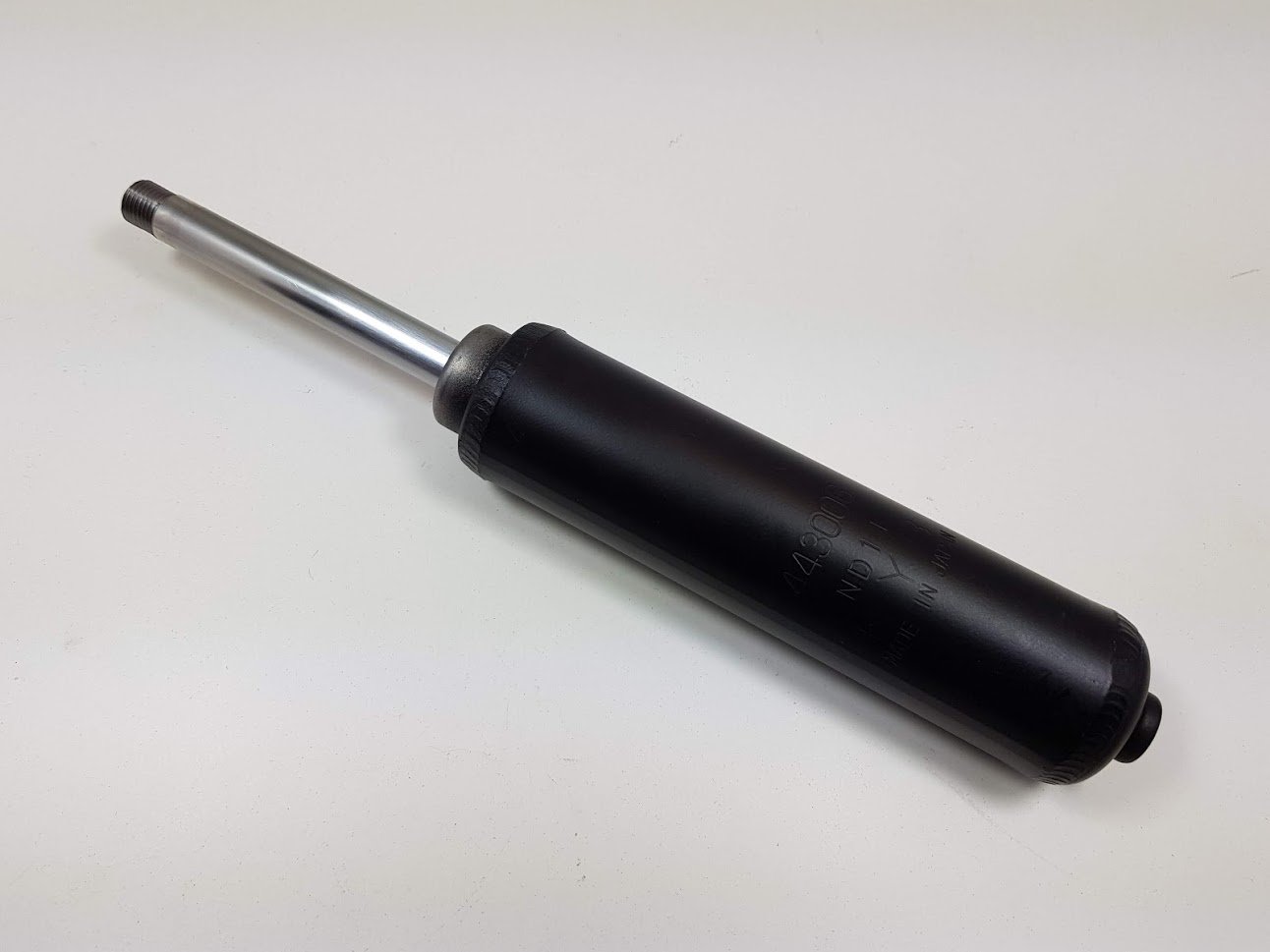 kyb443006.jpg
