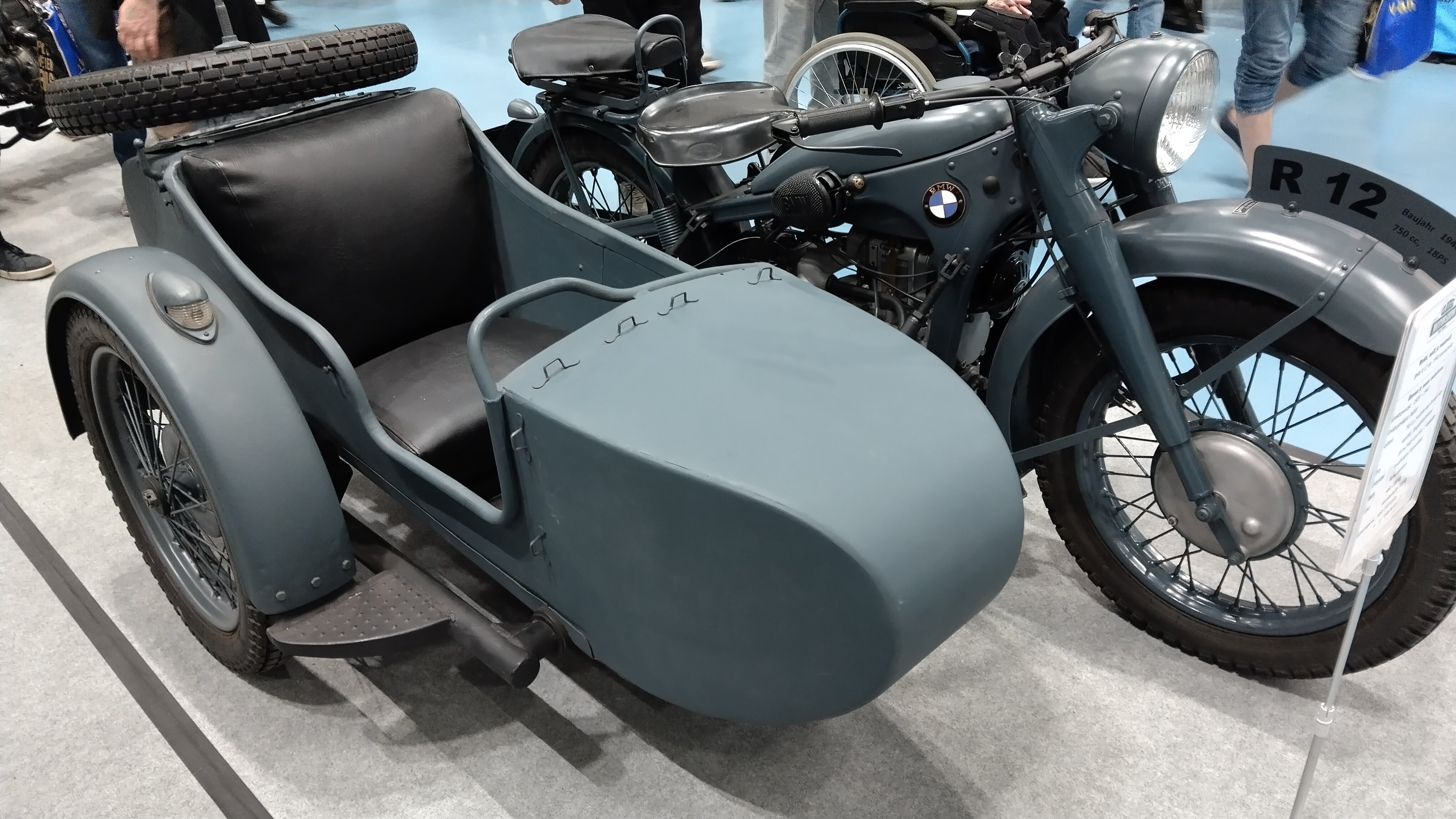 BMW R12