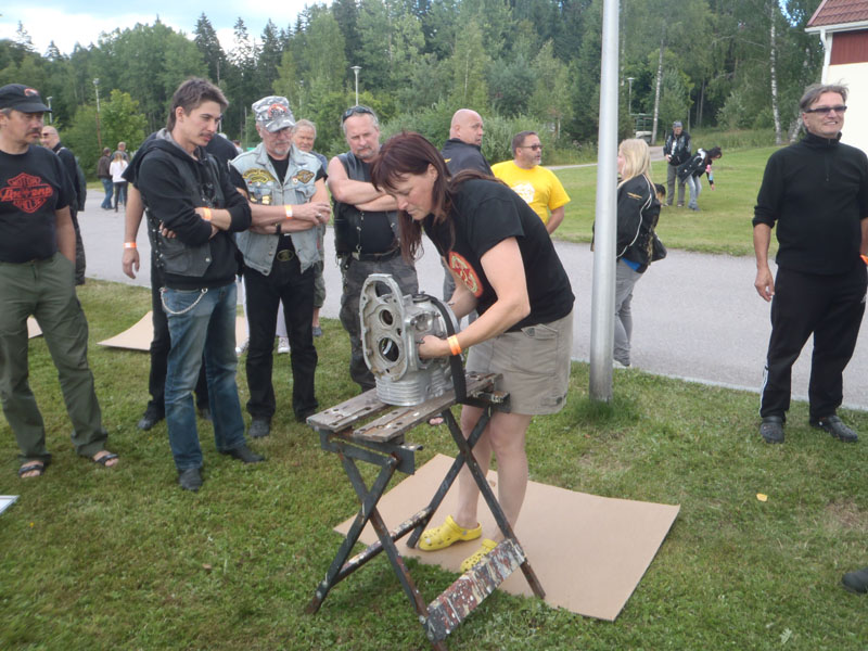 menee sisään..