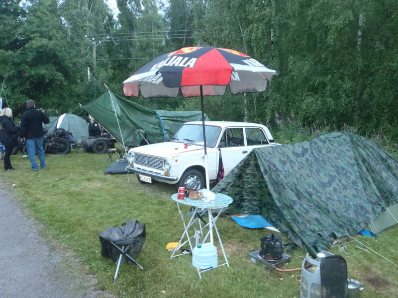 Kiire oli mutta leirissä ei näy ketään?