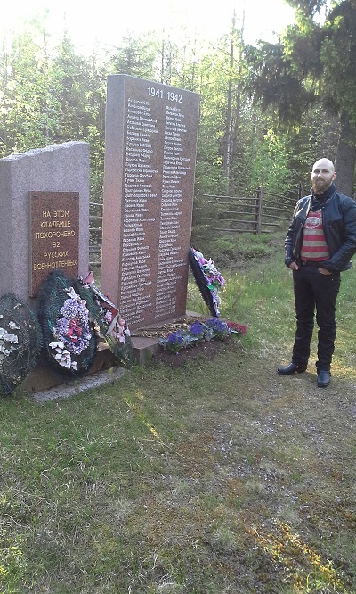 Venäläisten sotilaiden hautamuistomerkki